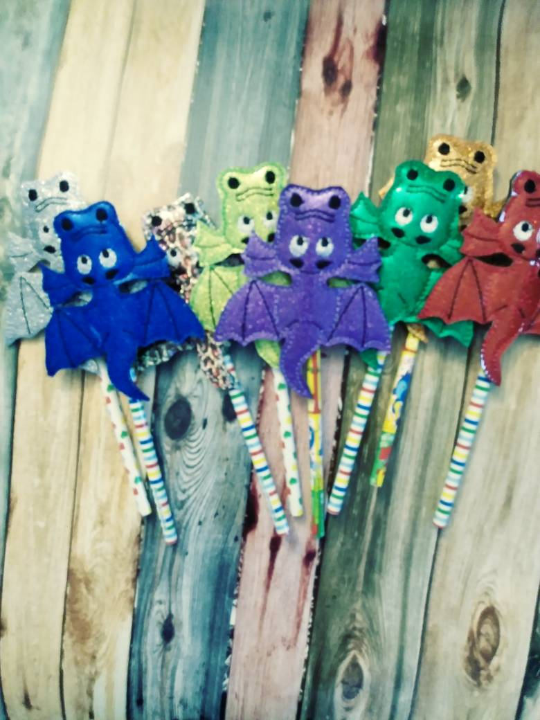 Dragon finger puppet - fantasy finger puppet - dragon pencil topper - birthday party favor - Easter Basket Filler - Easter basket stuffer