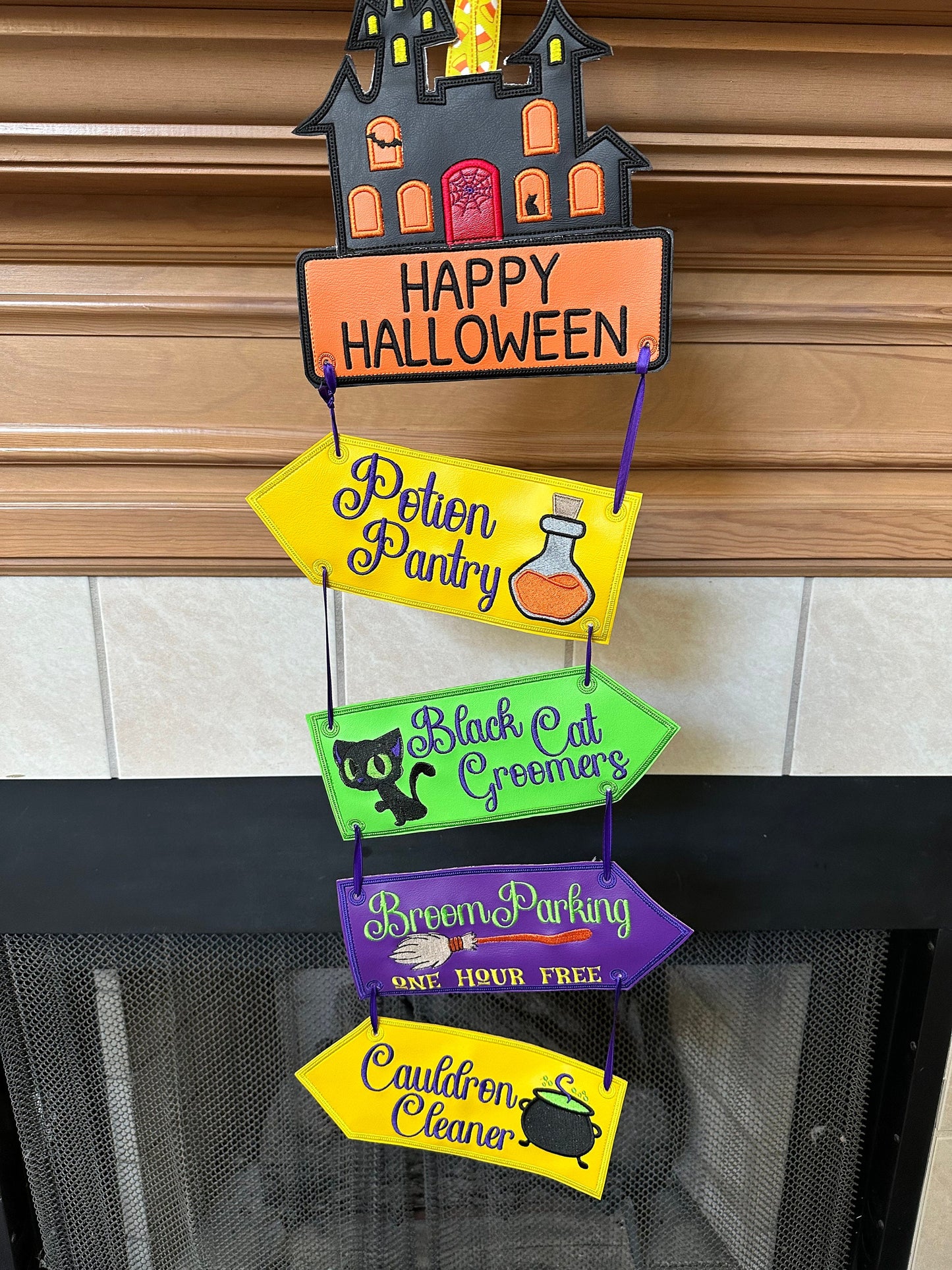 Hanging Happy Halloween Sign - Halloween Symbols Decoration - Vinyl Embroidered - Party Decoration