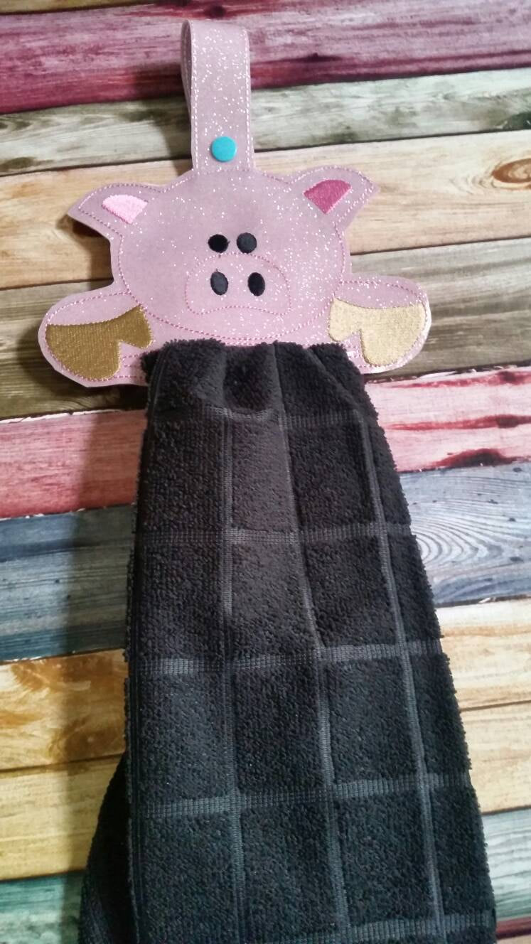Pink Pig Vinyl Towel Topper -  kitchen towel holder - Farm Animal - Durable - towel included - piggy - snaps