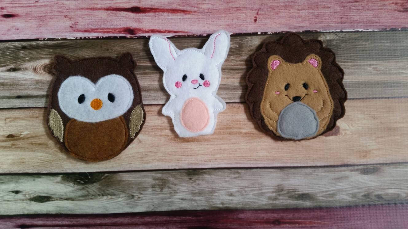 Forest animal - finger puppet - woodland animal - puppet show- quiet toy - party favor - animal - children -educational - pretend play