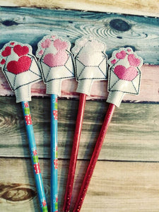 Valentines day gift - Pencil Toppers - class party favor - Heart - Valentines day Party Favor - gift for kids - Non Food Treat
