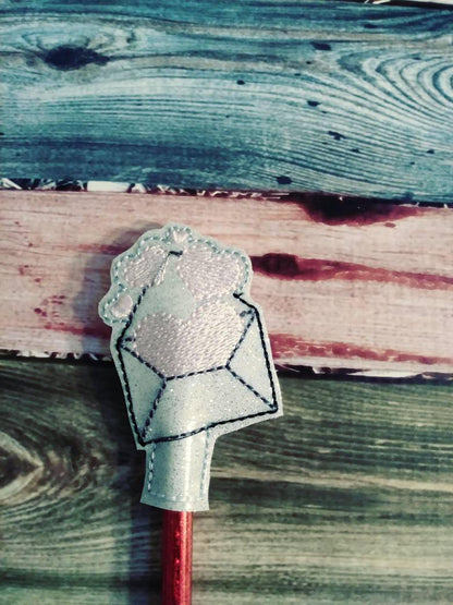 Valentines day gift - Pencil Toppers - class party favor - Heart - Valentines day Party Favor - gift for kids - Non Food Treat