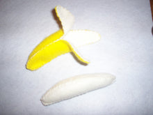 Felt Food Banana - removable Peel - pretend food - photography prop - play kitchen - pretend play - Learning toy - Educational - interactive