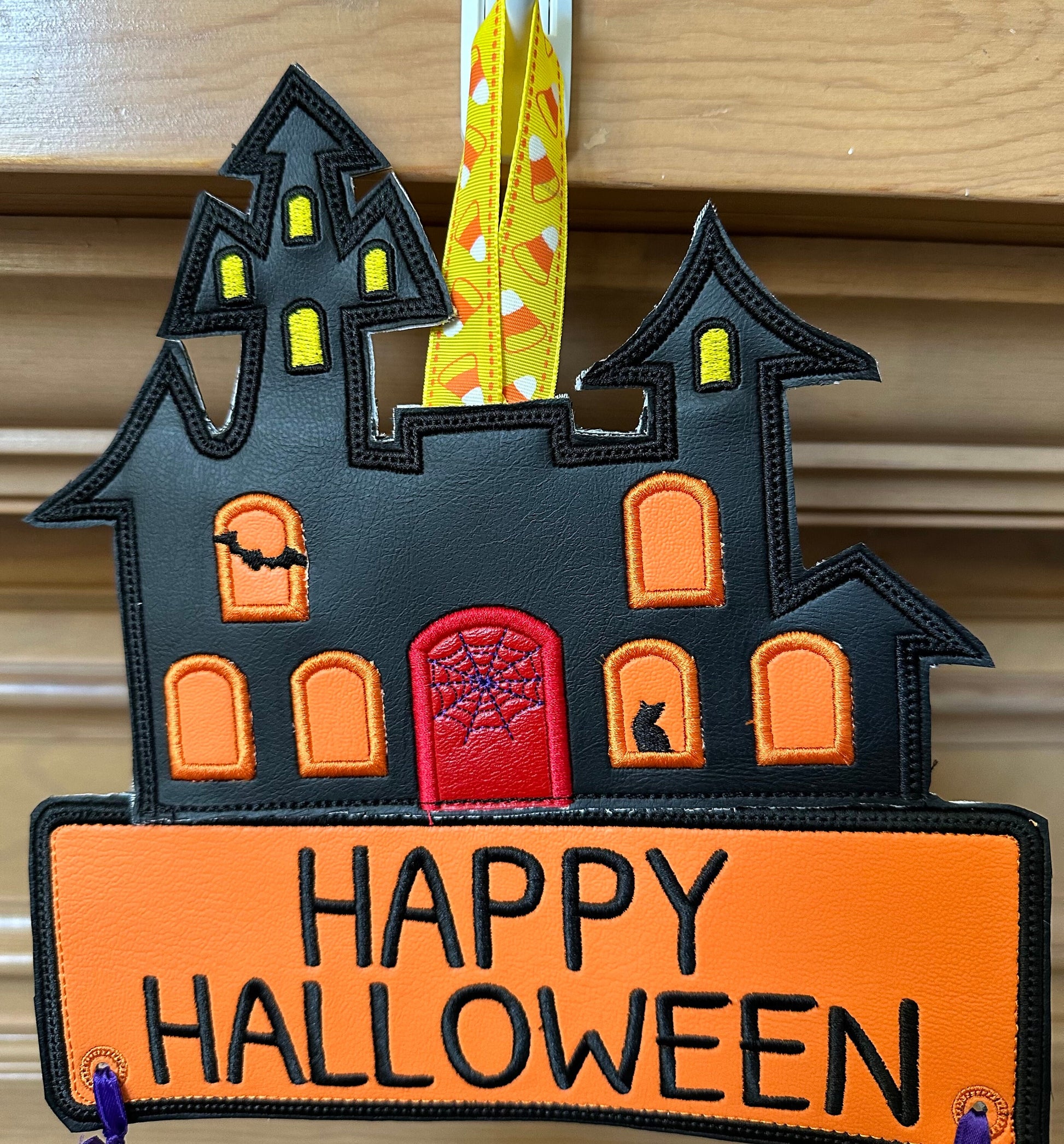 Hanging Happy Halloween Sign - Halloween Symbols Decoration - Vinyl Embroidered - Party Decoration