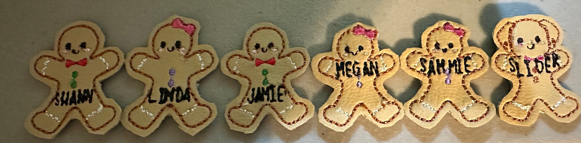 Personalized Gingerbread Family Hanging Christmas Shaker Ornament - Family Name Ornament - Christmas Tree Decoration - Gift for Family