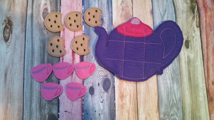 Felt tac toe game - tea party - Tic Tac Toe - tea pot game -  Classic Game -  Quiet Toy - Birthday Party Favors - cookie - tea cup